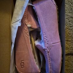 BRAND NEW: In Box Pink UGG Ansley Slippers Size 6 Womens
