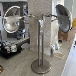 A VERY NICE DESK READING LAMP