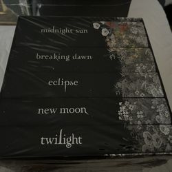 Twilight Deluxe Collection Book Set