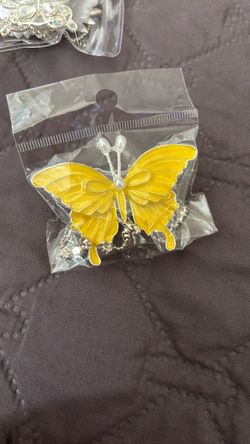 Yellow Butterfly beads for pens beaded or key chains or crafts with Pearl Detail