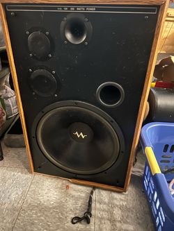 2 Vintage speakers