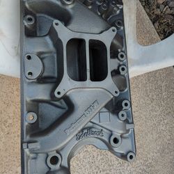 EDELBROCK INTAKE