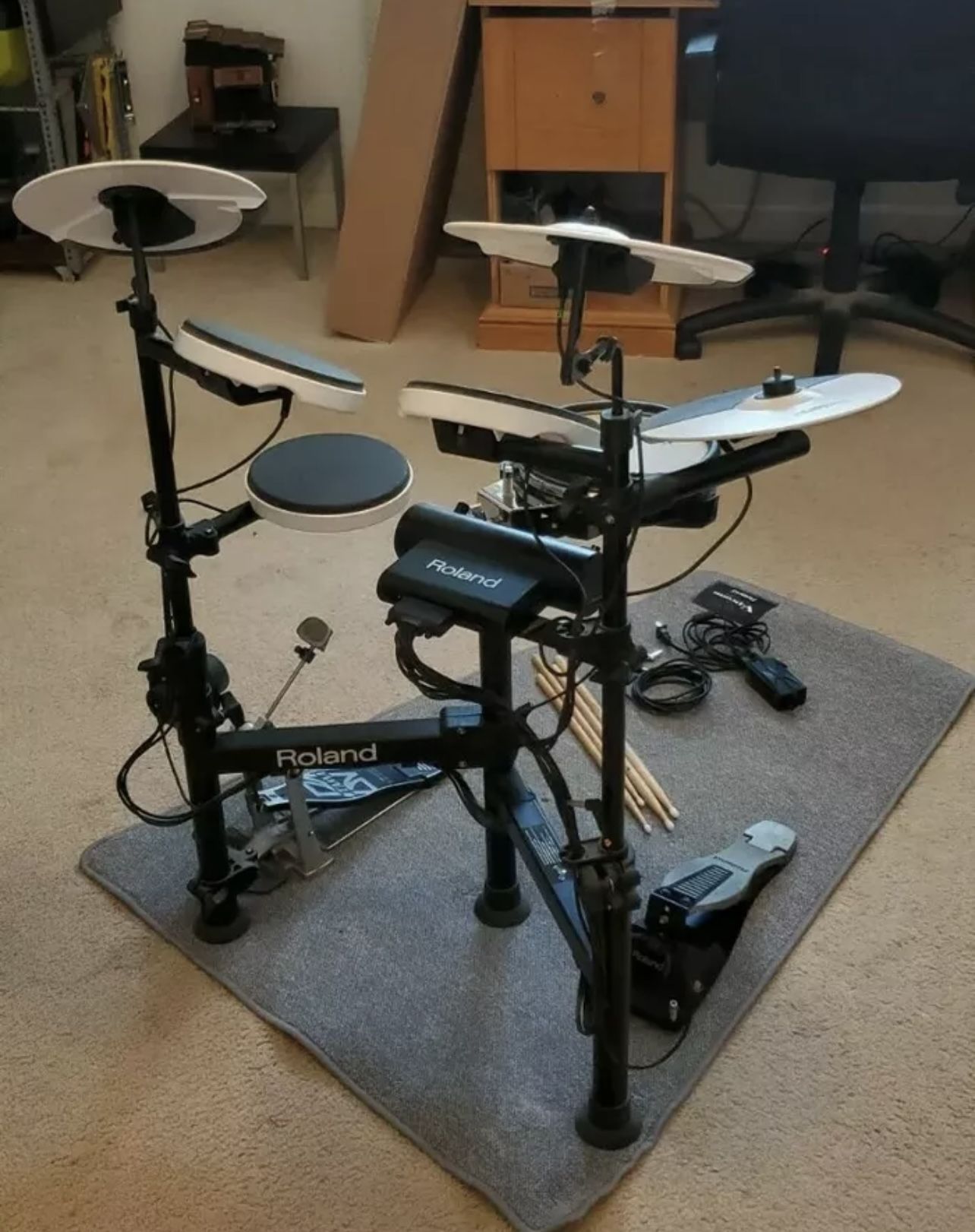 Roland TD-4KP V-Drums Electronic Drum Set