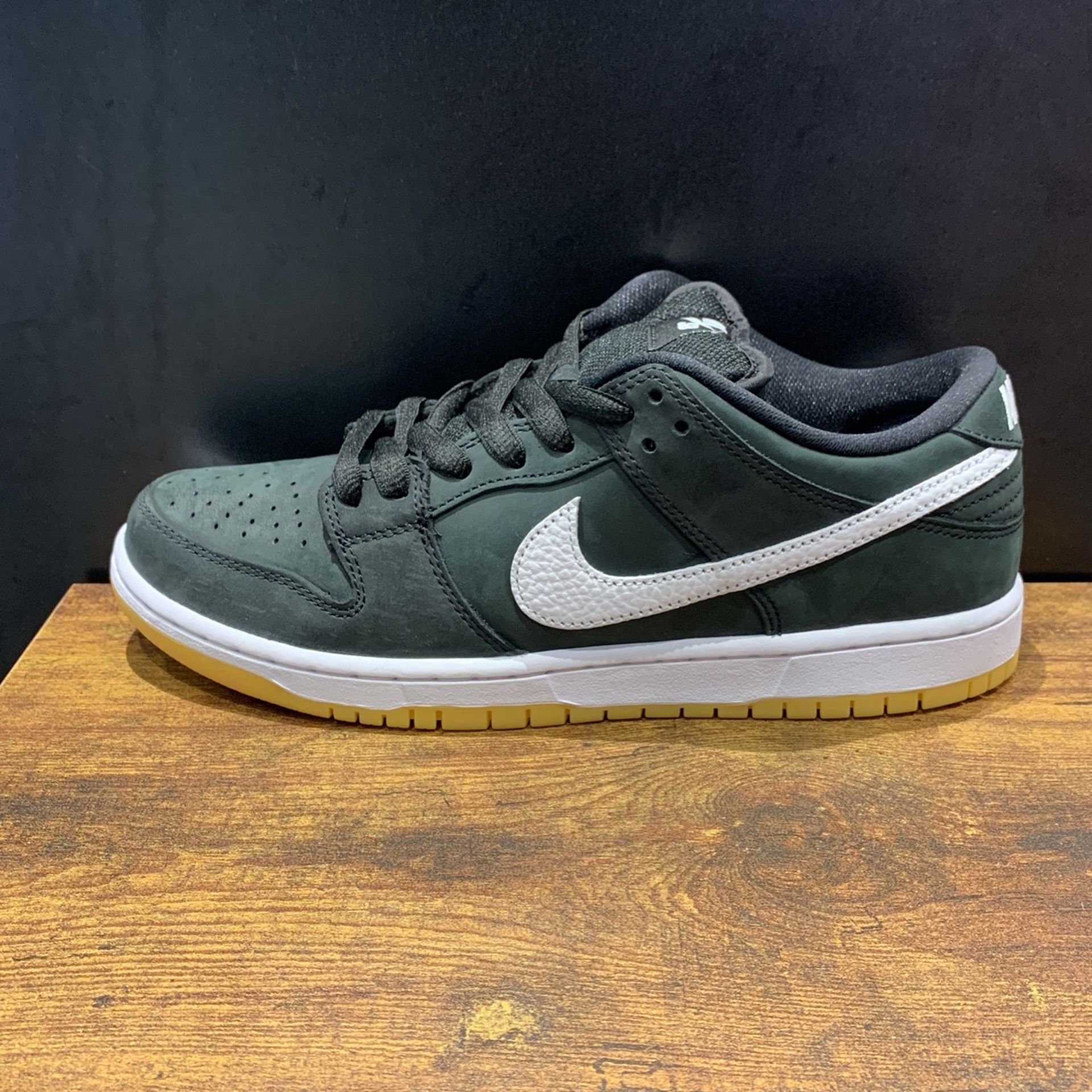 Nike SB Dunk Low Pro Black Gum