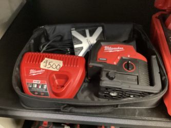 Milwaukee M12 12-Volt Lithium-Ion Cordless Green 125 ft. Cross Line and Plumb Points Laser Level Kit with 3.0 Ah Battery