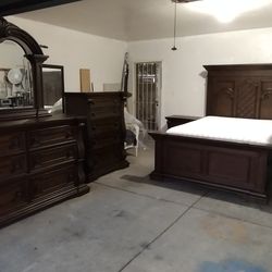 Queen bedroom set