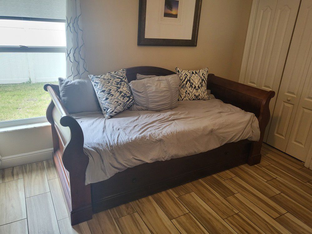 Bedroom Furniture Set For Sale