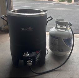 Oil-less turkey fryer