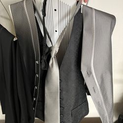 Authentic Oscar LaRenta Tuxedo Suit With Two Vests / A Bow Tie / A Tie
