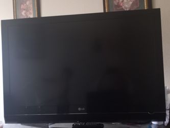 Televisión 42 Pulgadas LG Con Control En Buenas Condiciones No Esmar TV for  Sale in Santa Ana, CA - OfferUp