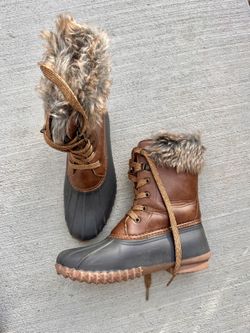 Women Snow Shoes (Size 8)—$5!