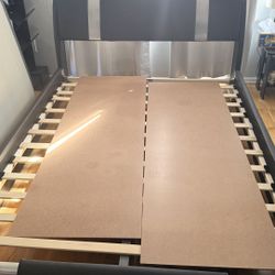 Queen Bed Farm Like New