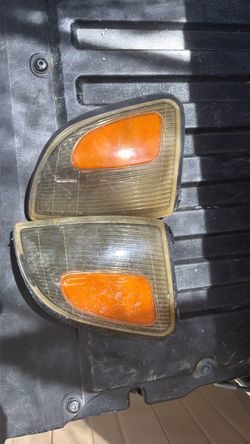 Toyota Tacoma corner lights