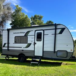 2025 Starcraft Autumn Ridge Travel Trailer 182RB