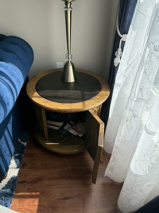Vintage Thomasville Slate Top Solid Pecan Wood End Table $40