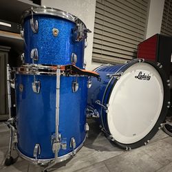 LUDWIG 3 PIECE CLASSIC MAPLE / BLUE SPARKLE