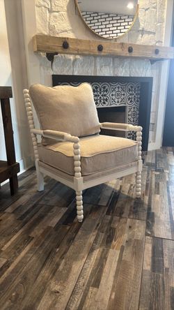Spindle Accent Chair with Cushions