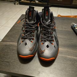 Nike LeBron 10 Lava $185 Size 10.5 Pickup Only