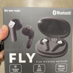 NWT Bluetooth True Wireless Earbuds 