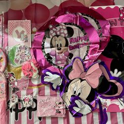Minnie Mouse Birthday Party Decoration Supplies. 
