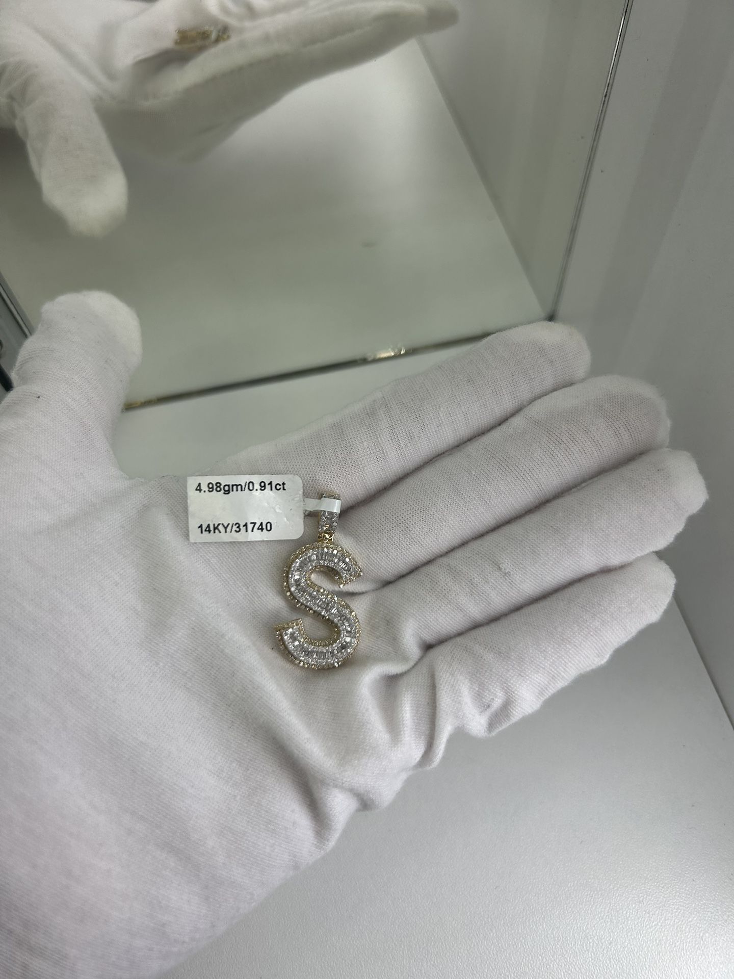 “S” Pendant 14kt gold 5 grams 1ct natural diamonds