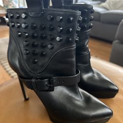 Michael Kors Black Leather  Studded Stiletto Heel Ankle Bootie Size : 6.5