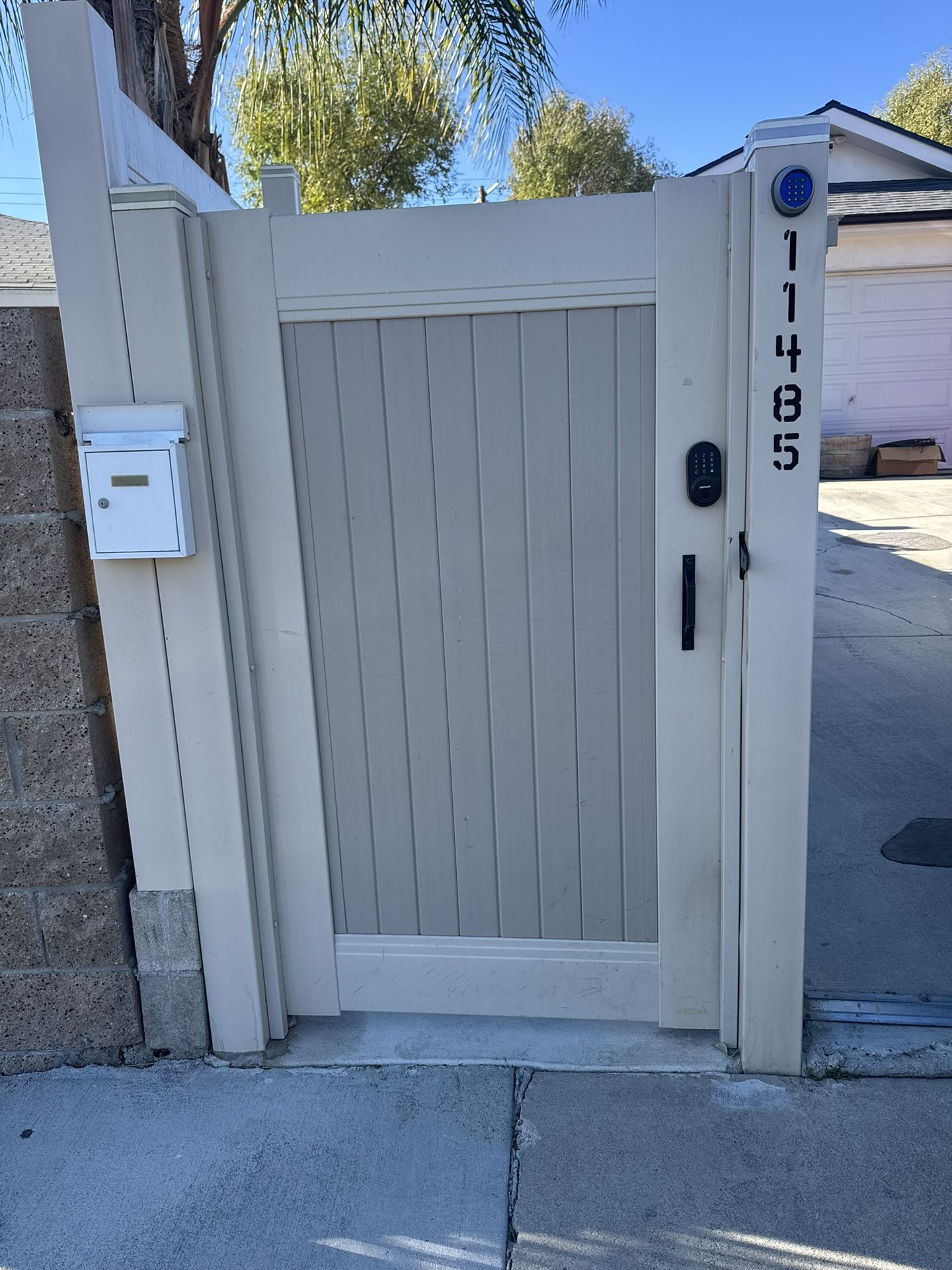 Vinyl Gates