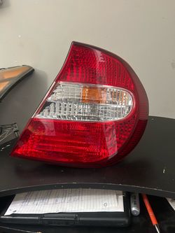 2003 Toyota Camry Passenger Taillight