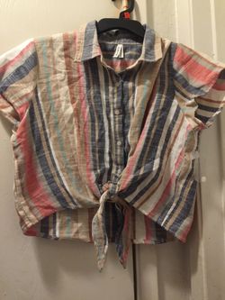 Girl shirt size (m)