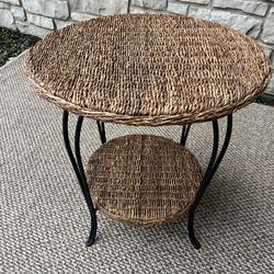 Seagrass round table