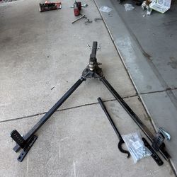 Equal-i-zer Weight Distribution Hitch. 10,000 pounds Equalizer