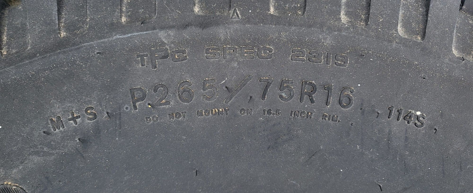 265 75r16 Wheel And tire