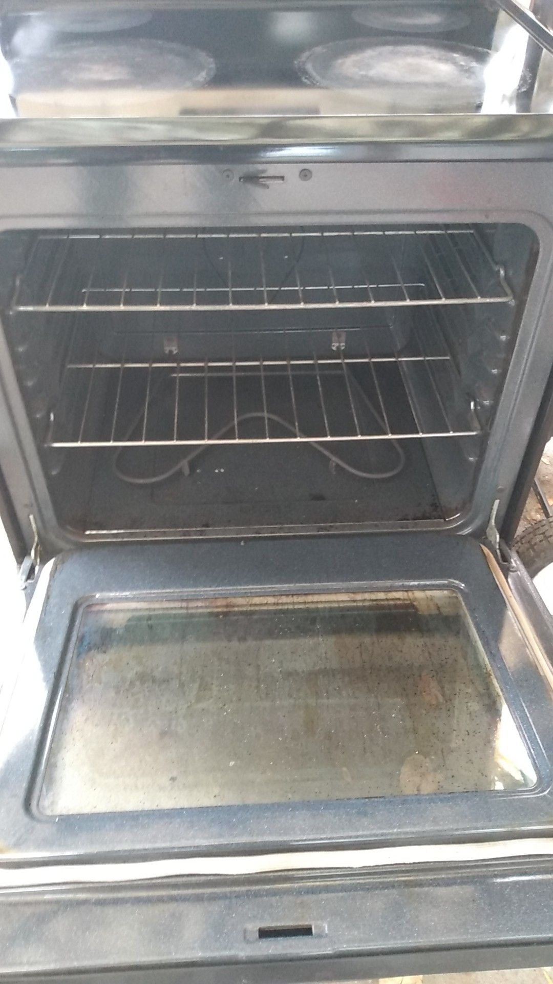 Frigidaire Glass Top Stove Black and Stainless Steel for Sale in Kent, WA OfferUp