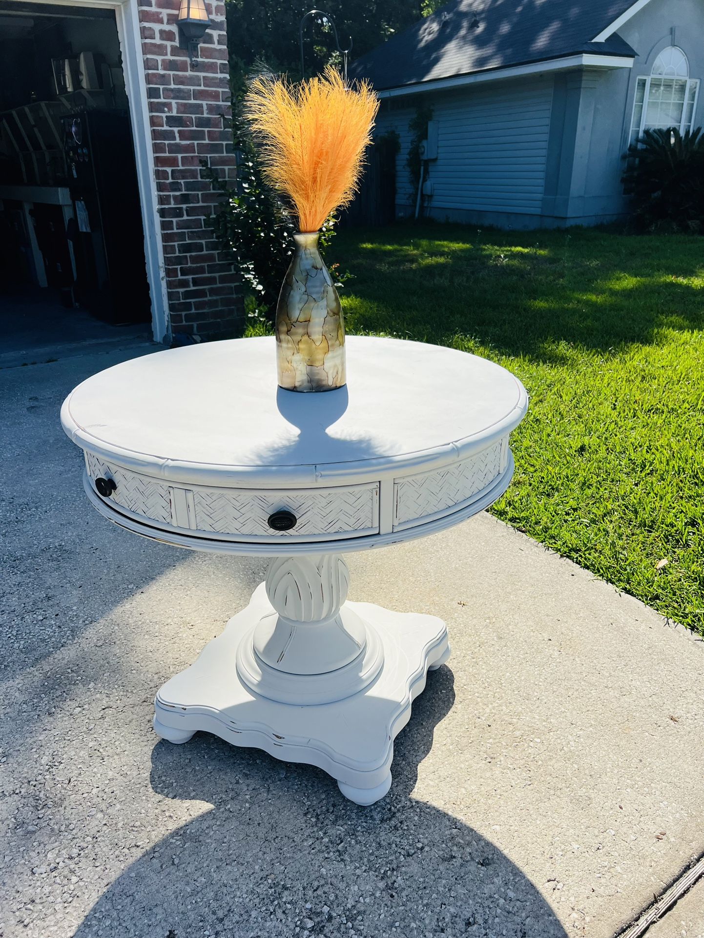 Pedestal Table