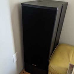 Onkyo Floor Speakers And Sub Woofer