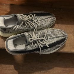 Yeezy Boost 350 v2 