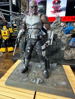 DC Comics Blade  Action Figure with Diorama Base