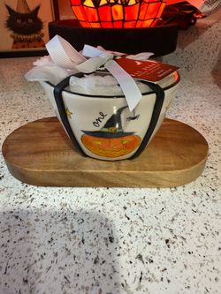 RAE DUNN PUMPKIN MEASURING CUP SET