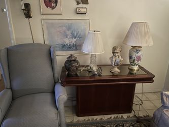 Lamps, Vase, Statue