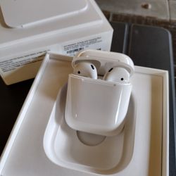 Apple AirPods (MV7N2AM/A) with Charging Case (2nd Generation). A2032 A2031 A1602