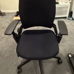 Steelcase Leap V2