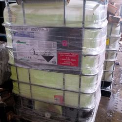 Free phosphate chlorine cleaner