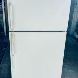 Hotpoint Refrigerator 