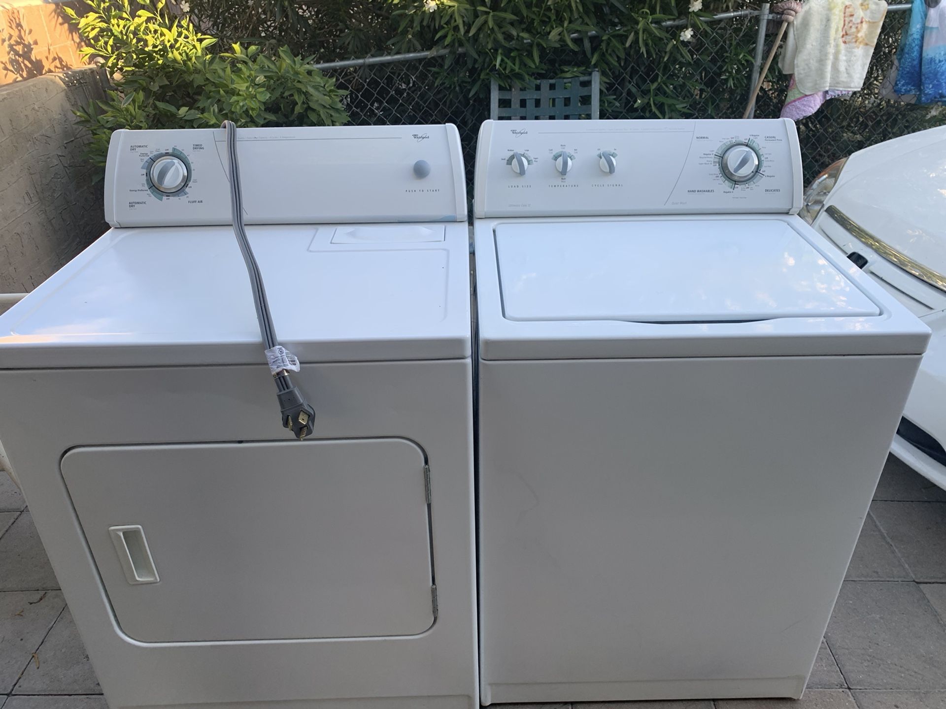 Whirlpool washer and electric dryer