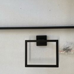 Polished Vintage Bathroom Towel Bar - Black elegant appearance;