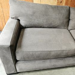 Luxury Sofa w/Deep Seats - Delivery Available!