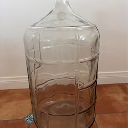 Fermenter’s  Favorite 6 Gallon Glass Carboy for Home Brewing