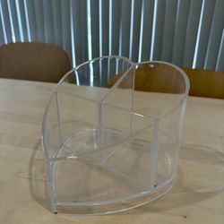 Heart‑shaped clear acrylic organizer