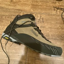 Asolo (hiking/approach shoes, Size 9)