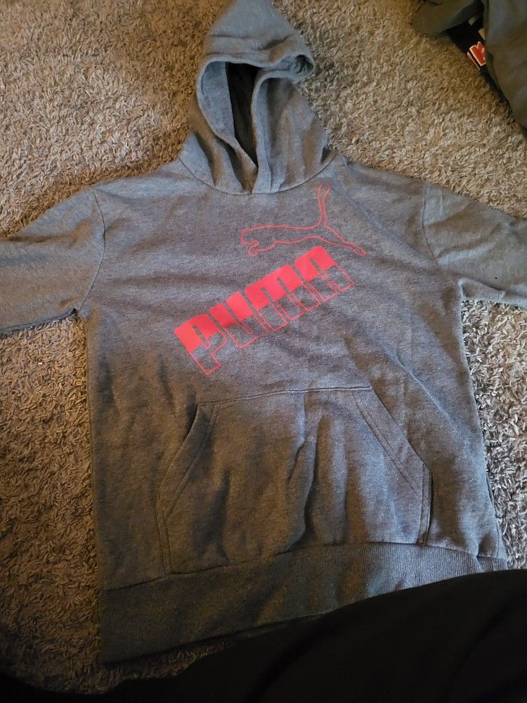 PUMA Sweatshirt